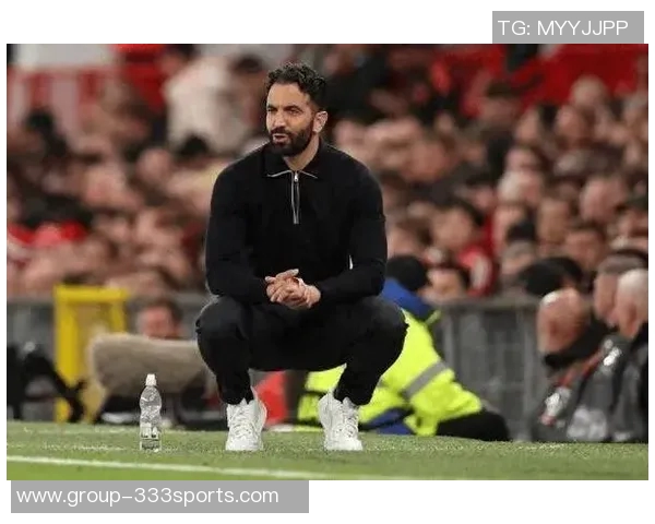 费迪南德称赞拉门斯门将表现提升后防稳定性球队受益明显 费迪南德称赞拉门斯门将表现提升后防稳定性球队受益明显