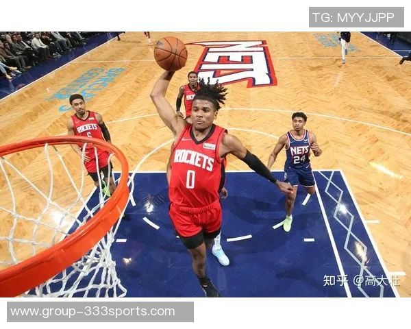 杰伦格林高中球衣退役仪式太阳主教练与新队友齐聚祝贺 杰伦格林高中球衣退役仪式太阳主教练与新队友齐聚祝贺